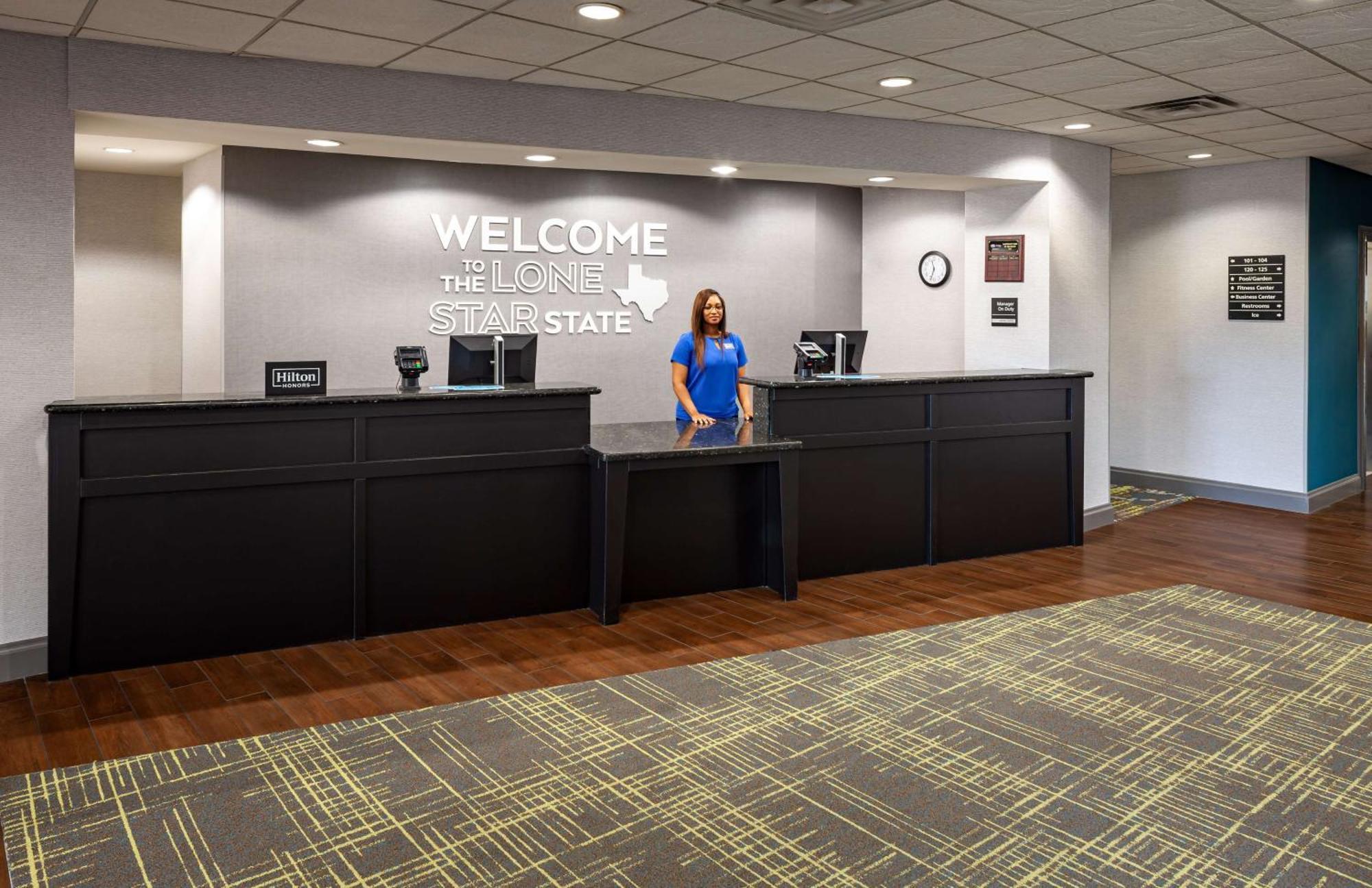 Hampton Inn & Suites Texarkana Exterior photo