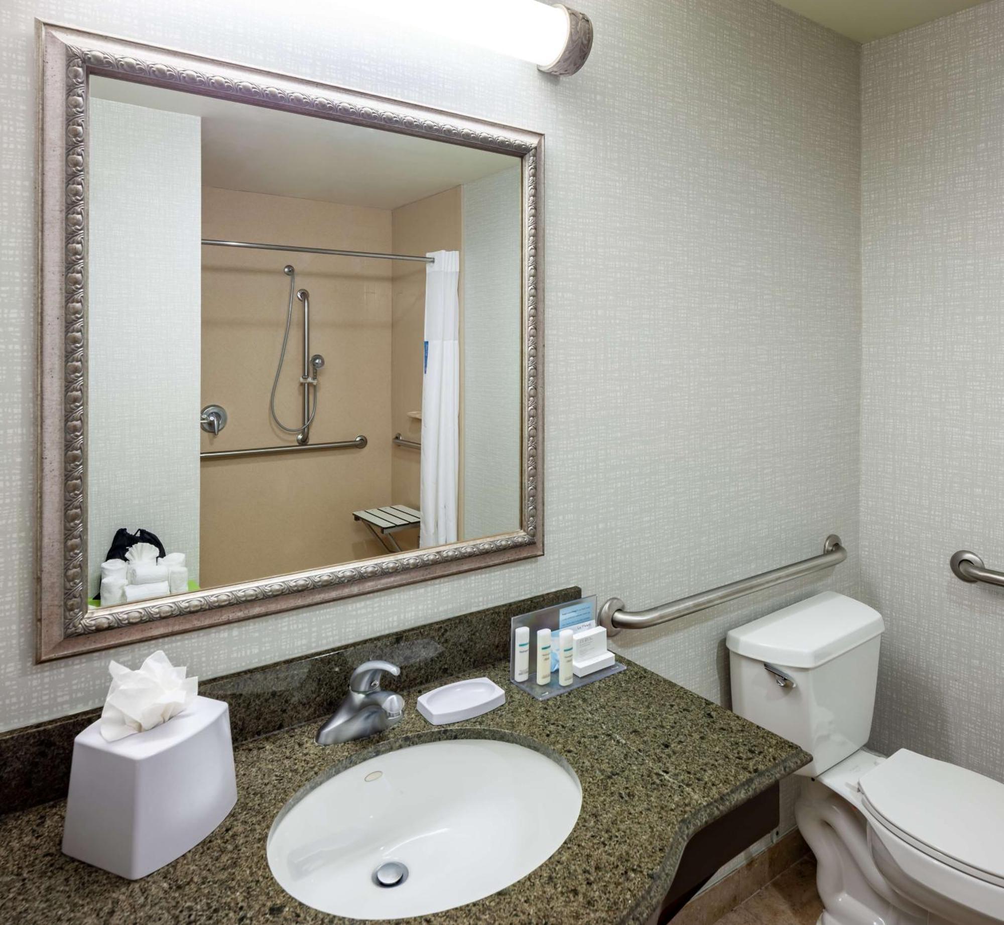 Hampton Inn & Suites Texarkana Exterior photo